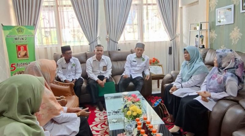 Pengawas Kemenag Kota Sawahlunto Berikan Pendampingan PKKM di MTsN 2 Kota Sawahlunto Pengawas Kemenag Kota Sawahlunto Berikan Pendampingan PKKM di MTsN 2 Kota Sawahlunto